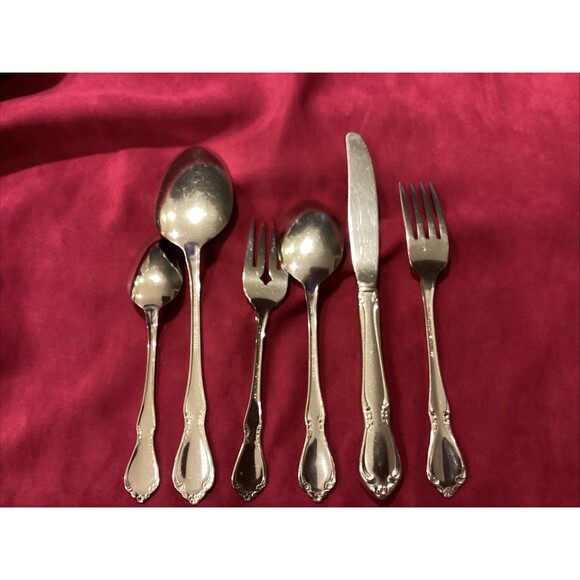 Oneida Craft Deluxe Chateau Flatware Lot Of 31 Serving Forks Teaspoons - Picture 11 of 11